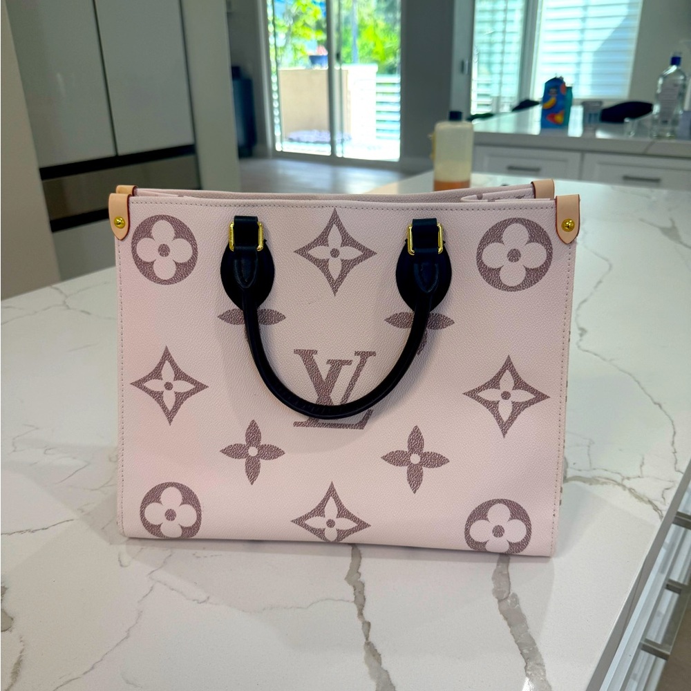 Amazing LV bag! Brand new!